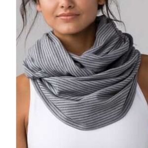 Lululemon Vinyasa Scarf Grey White Striped Black Reversible Snap Wrap Scarf